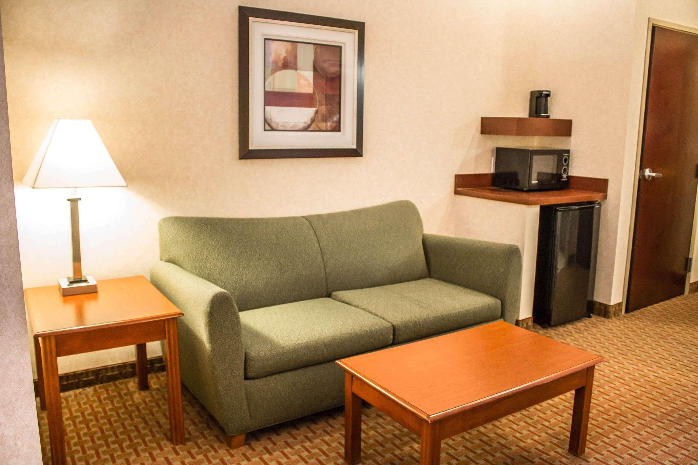 Comfort Inn & Suites Kent - University Area 外观 照片