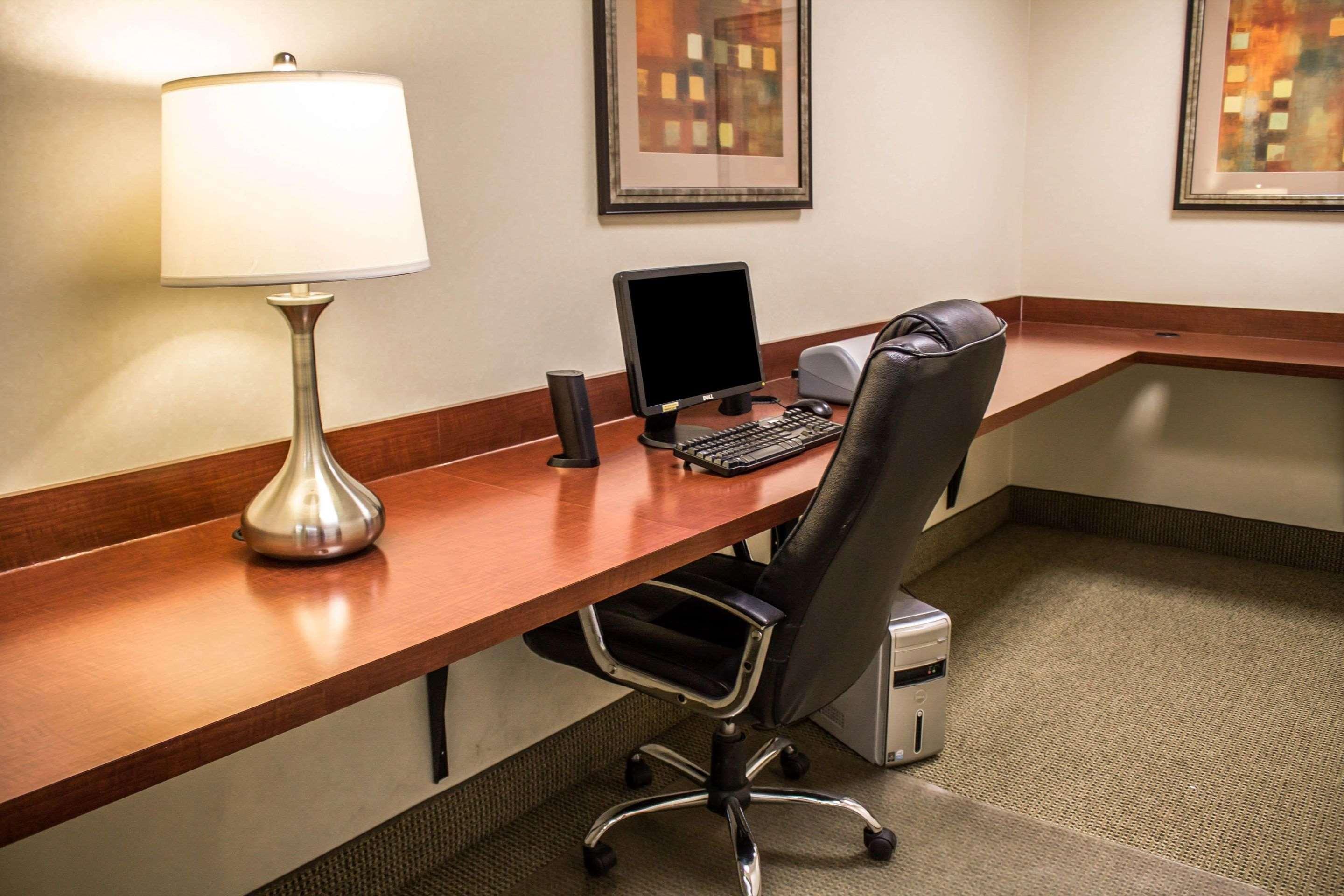 Comfort Inn & Suites Kent - University Area 外观 照片